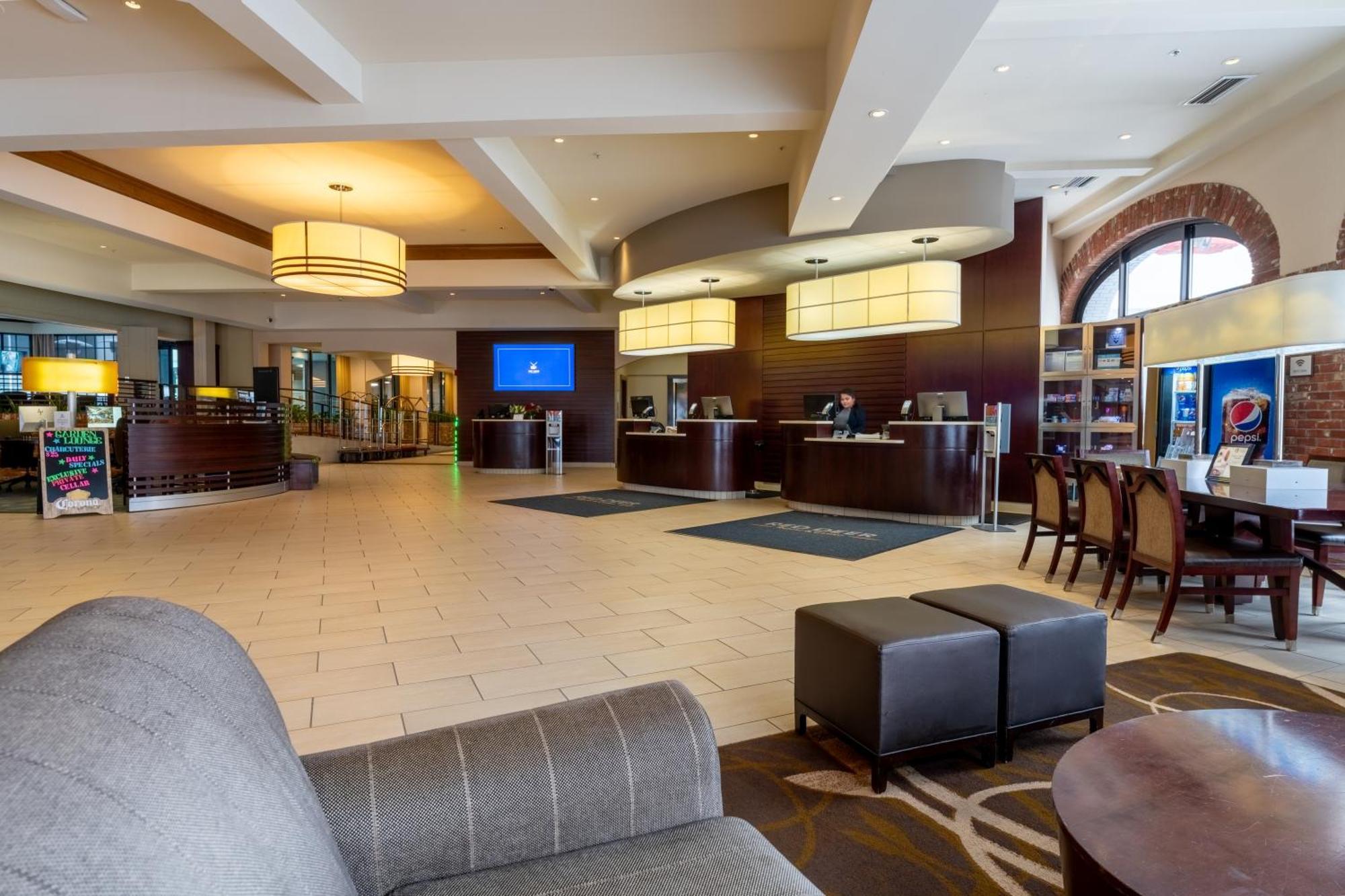 Red Deer Resort & Casino מראה חיצוני תמונה